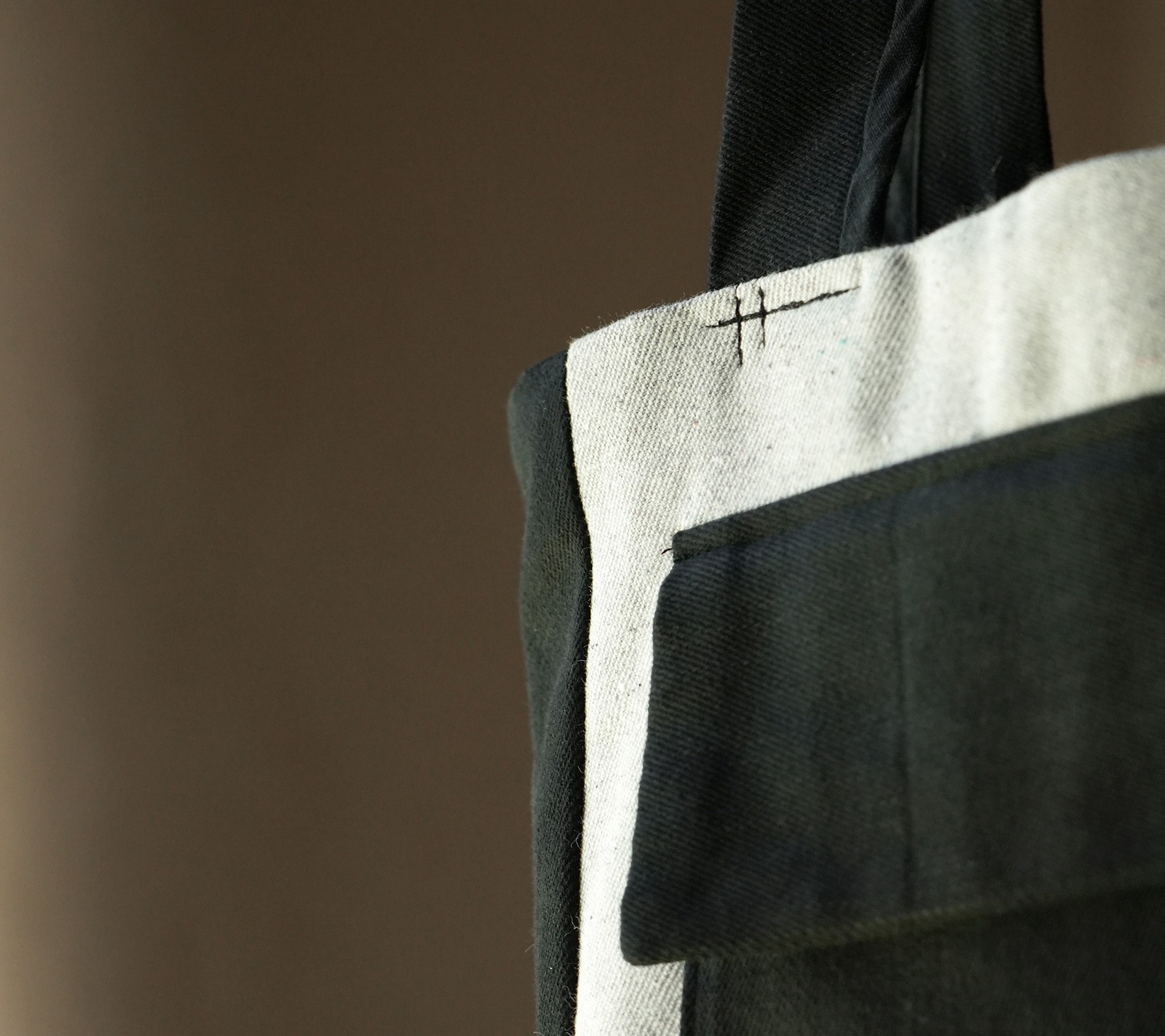 BILL POSTERS MESSENGER BAG