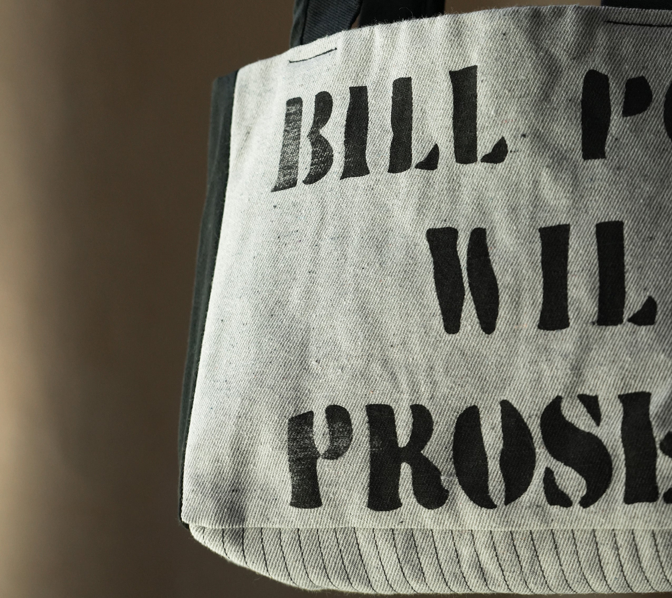 BILL POSTERS MESSENGER BAG