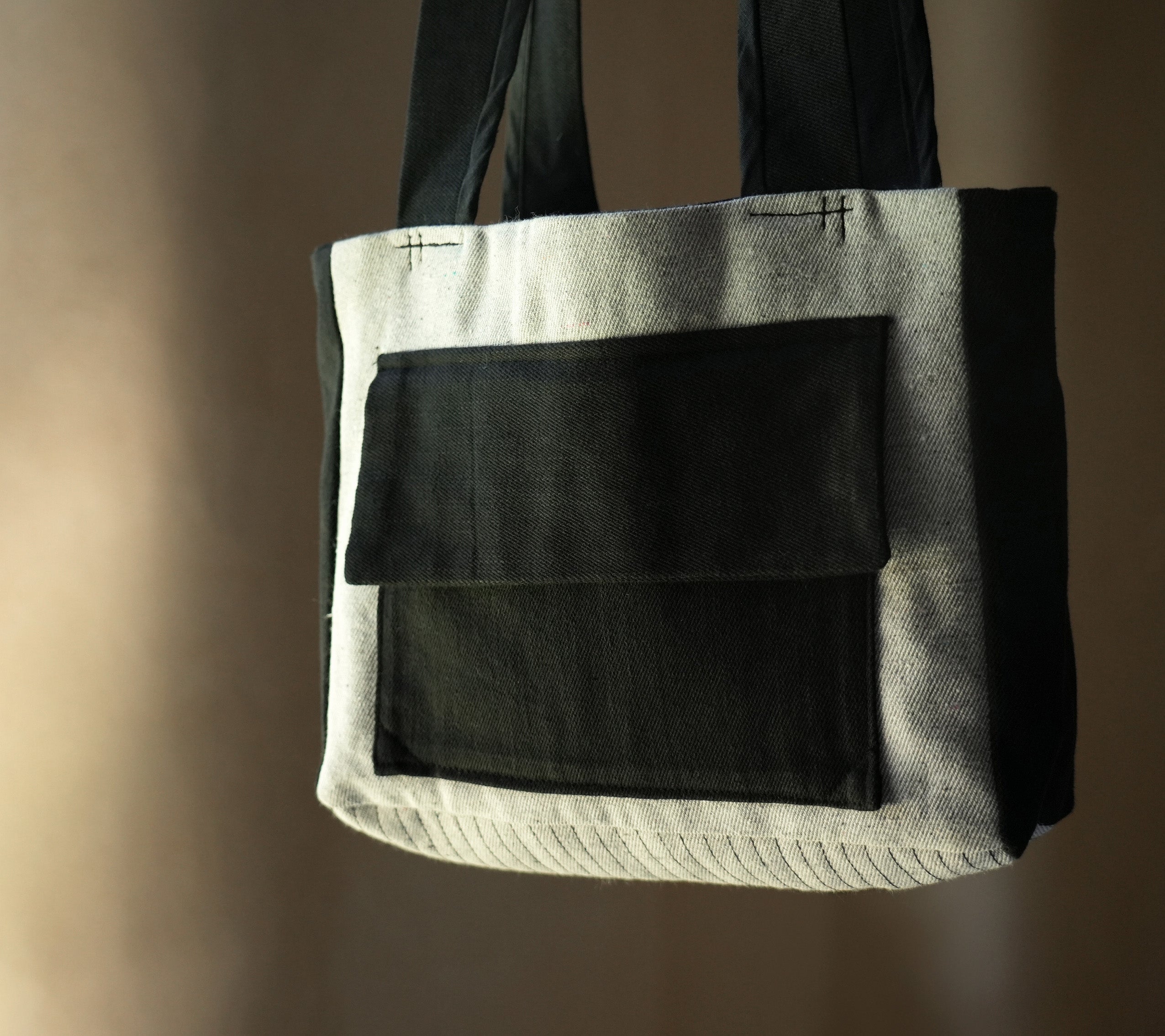 BILL POSTERS MESSENGER BAG