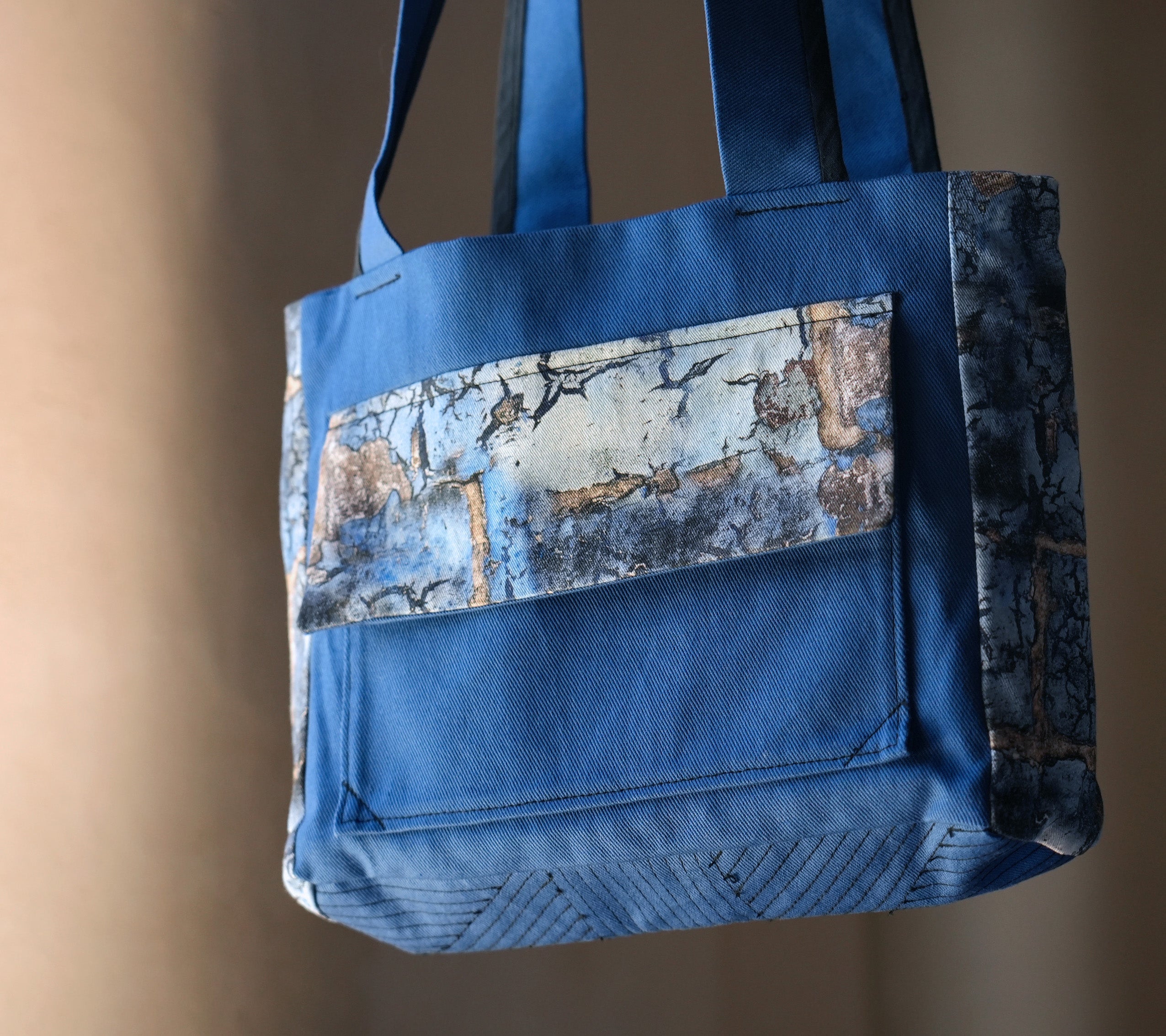 BLUE BRICK MESSENGER BAG