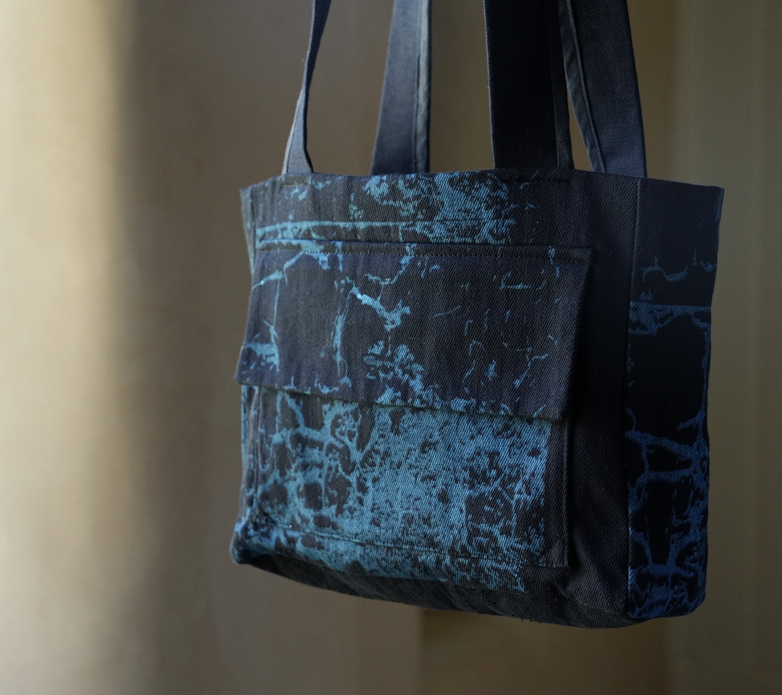 TEAL CRACKLE MESSENGER BAG
